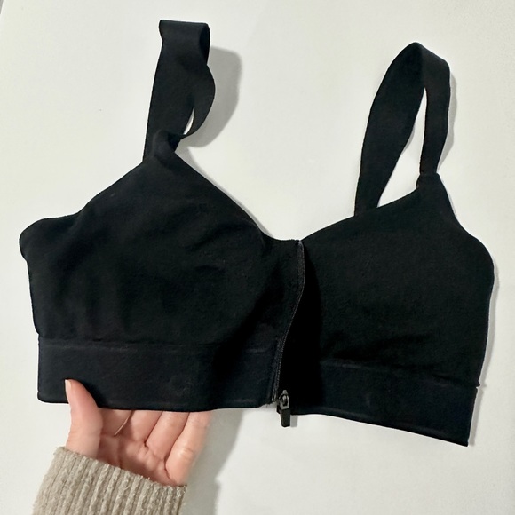 ALO soft Molded Showcase Bra - Picture 4 of 5